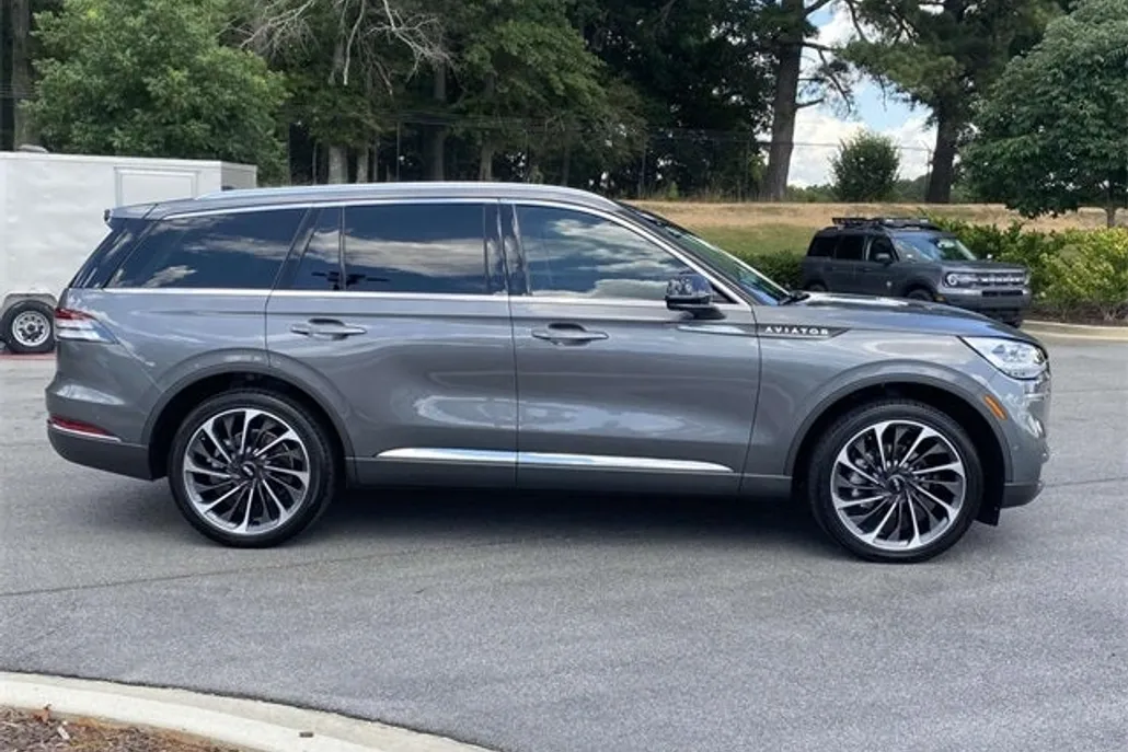 2024 Lincoln Aviator Reserve photo 1