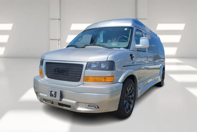 2025 Gmc Savana Cargo 2500 photo 1