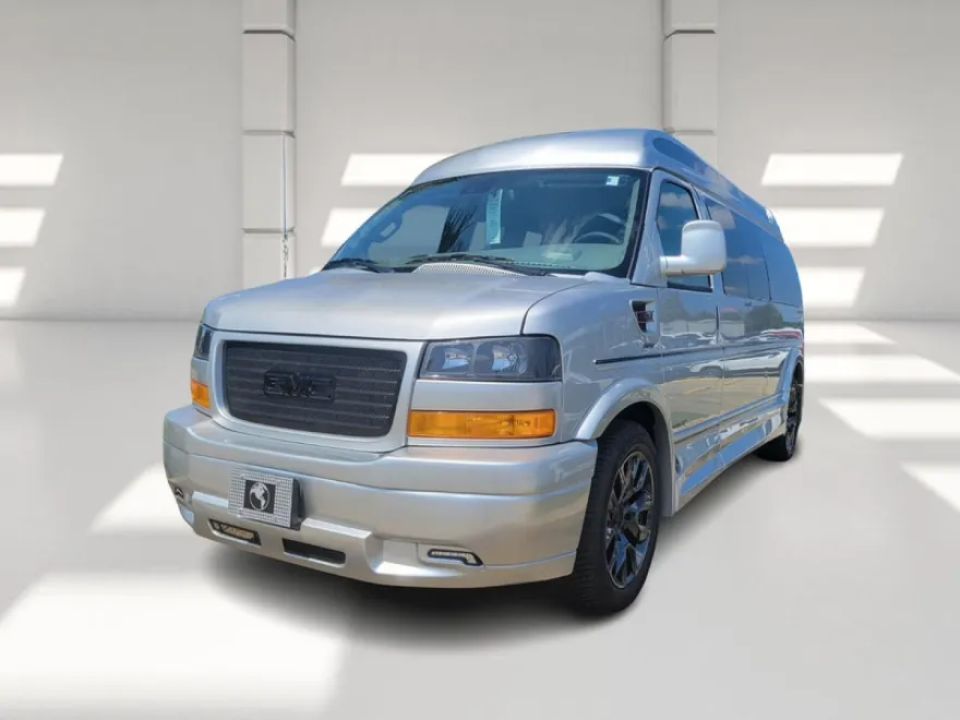 2025 Gmc Savana Cargo 2500 photo 1