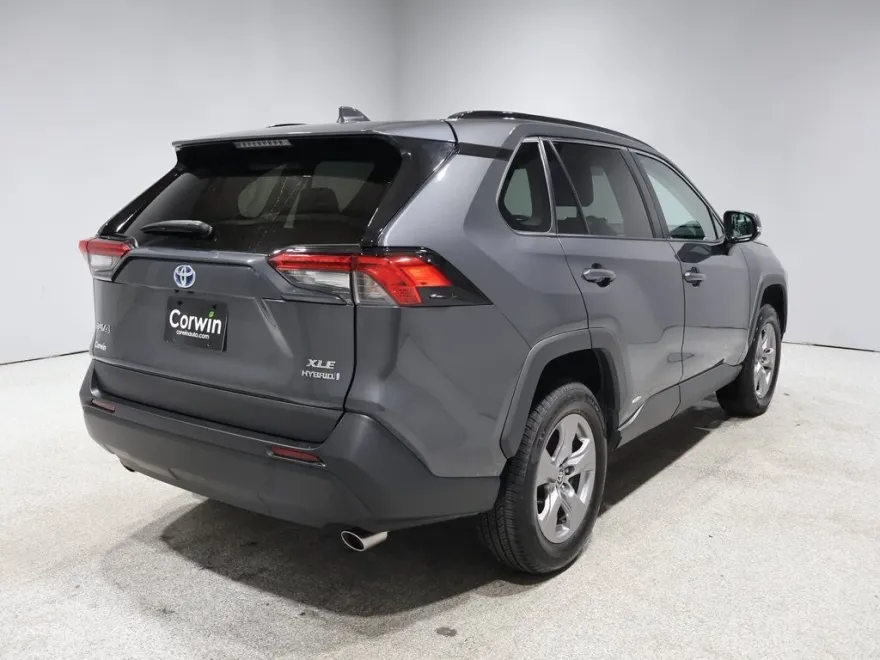 2023 Toyota RAV4 Hybrid XLE photo 1