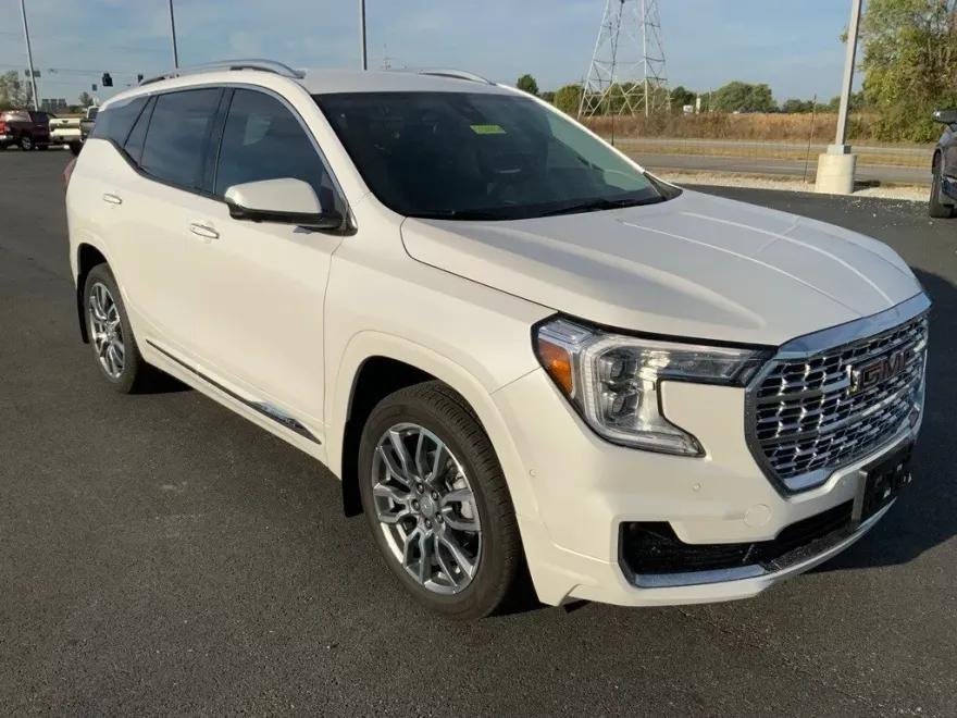 2024 Gmc Terrain Denali photo 1
