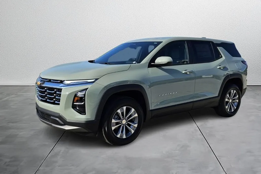 2026 Chevrolet Equinox LT photo 1