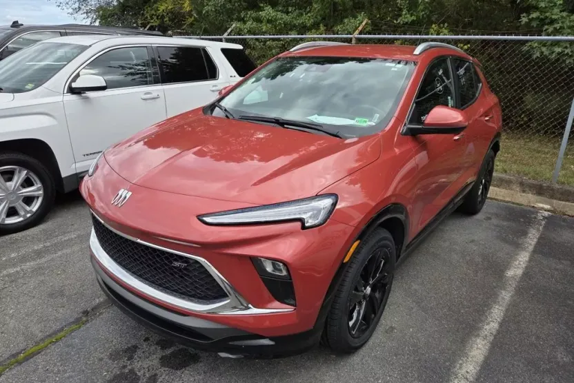 2024 Buick Encore GX Sport Touring photo 1