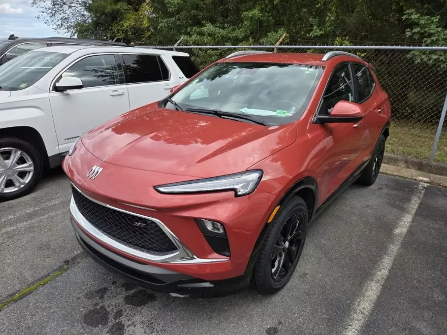 2024 Buick Encore GX Sport Touring photo 1