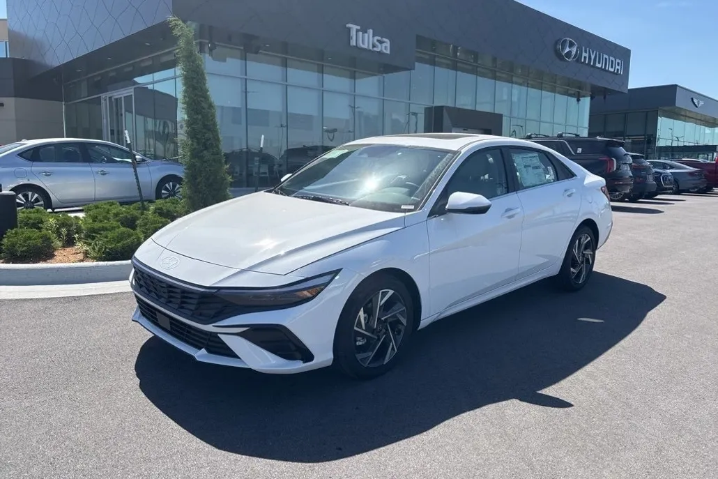 2025 Hyundai Elantra Hybrid Limited photo 1