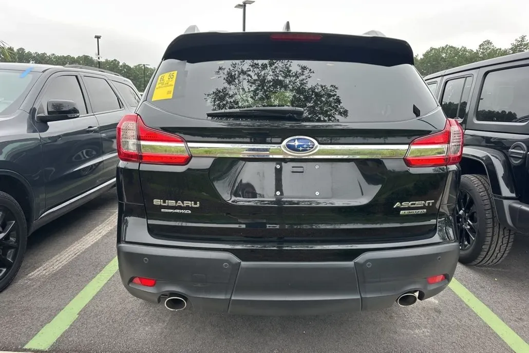 2022 Subaru Ascent Limited photo 1