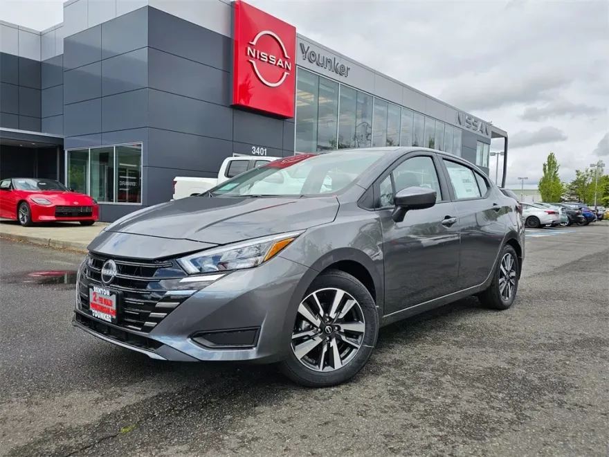 2025 Nissan Versa 1.6 SV photo 1