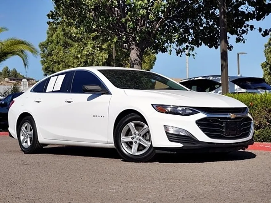 2019 Chevrolet Malibu LS photo 1