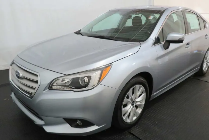 2016 Subaru Legacy 2.5i Premium photo 1
