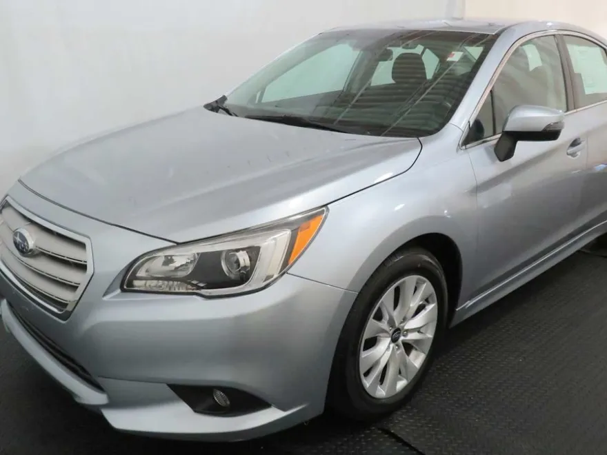 2016 Subaru Legacy 2.5i Premium photo 1