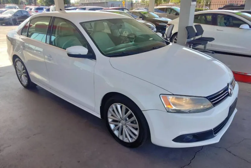 2011 Volkswagen Jetta SEL TDI photo 1