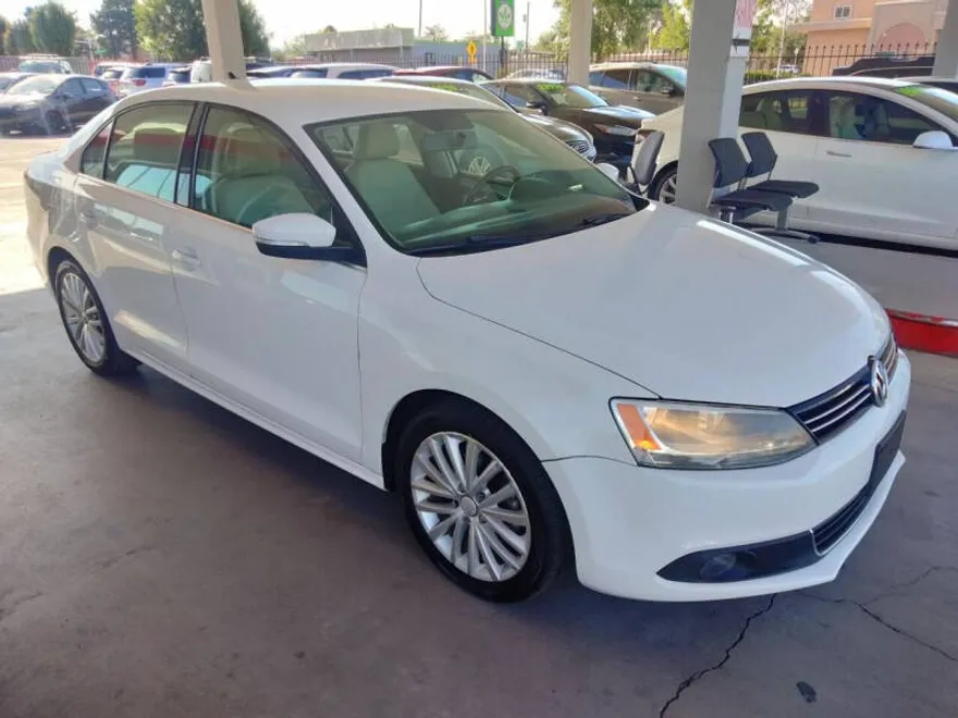 2011 Volkswagen Jetta SEL TDI photo 1
