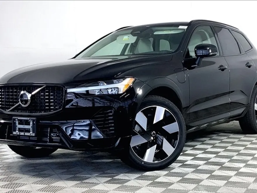 2025 Volvo XC60 Hybrid T8 Plus photo 1