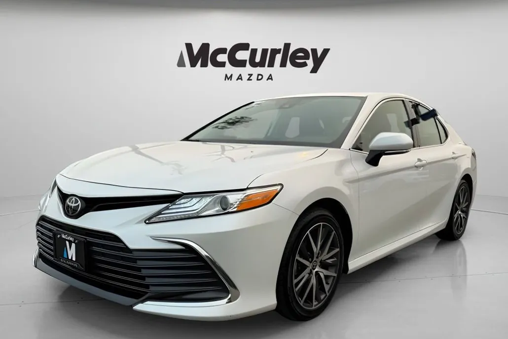 2024 Toyota Camry XLE photo 1