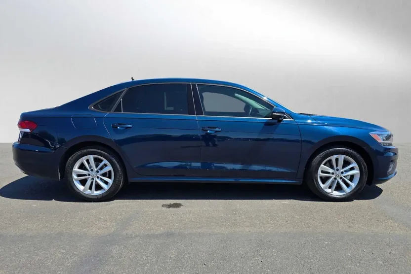 2021 Volkswagen Passat 2.0T S photo 1