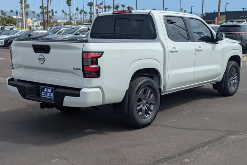 2026 Nissan Frontier Crew Cab SV photo 1