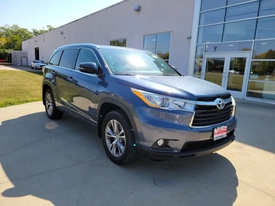 2014 Toyota Highlander XLE photo 1