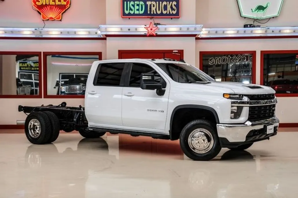 2021 Chevrolet Silverado 3500HD LT photo 1