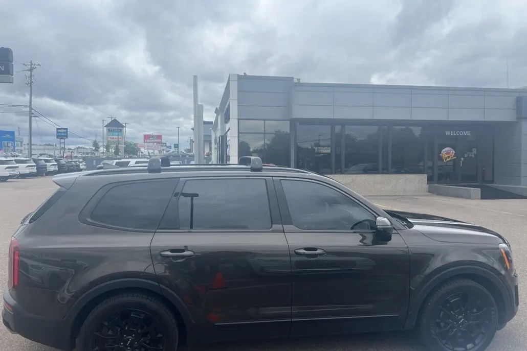 2022 Kia Telluride SX photo 1