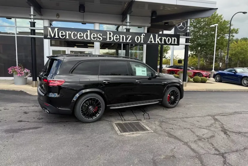 2026 Mercedes Benz GLS AMG 63 4MATIC photo 1