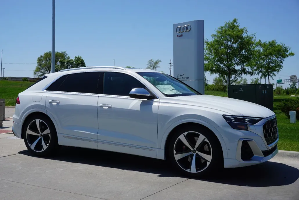 2024 Audi SQ8 Prestige photo 1