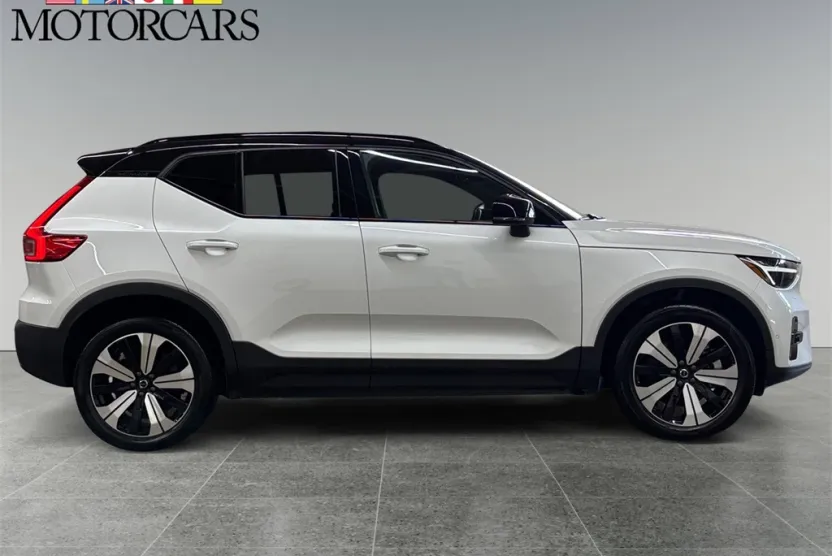 2023 Volvo XC40 Recharge Twin Plus photo 1