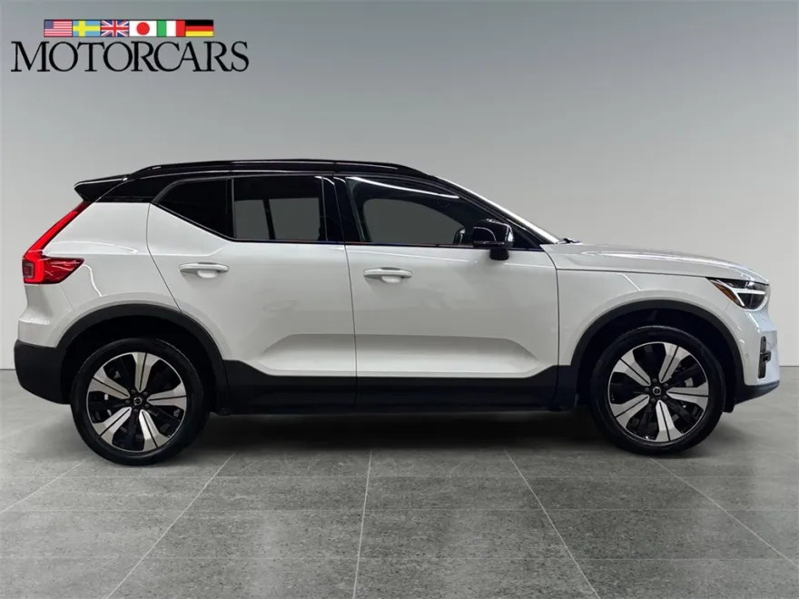 2023 Volvo XC40 Recharge Twin Plus photo 1