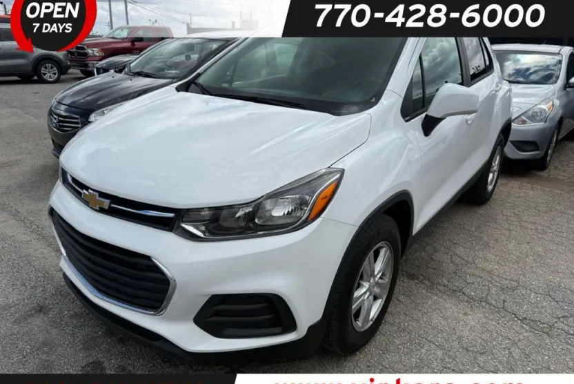 2020 Chevrolet Trax LS photo 1