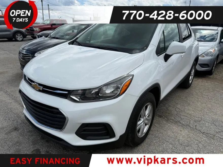 2020 Chevrolet Trax LS photo 1
