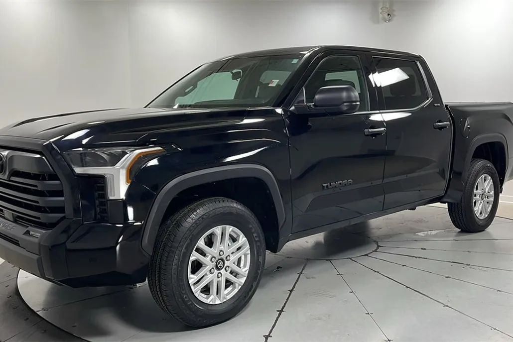 2025 Toyota Tundra SR5 photo 1