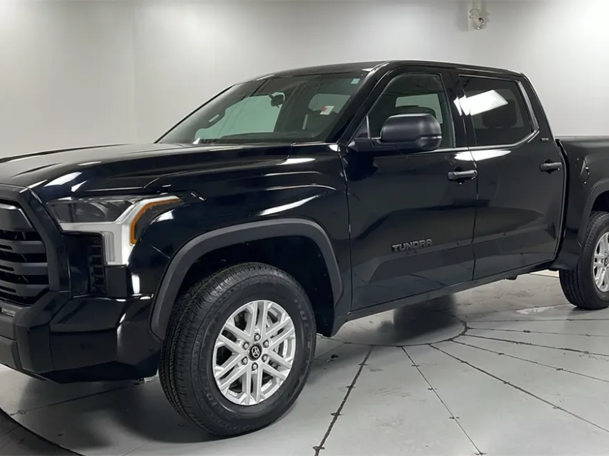 2025 Toyota Tundra SR5 photo 1