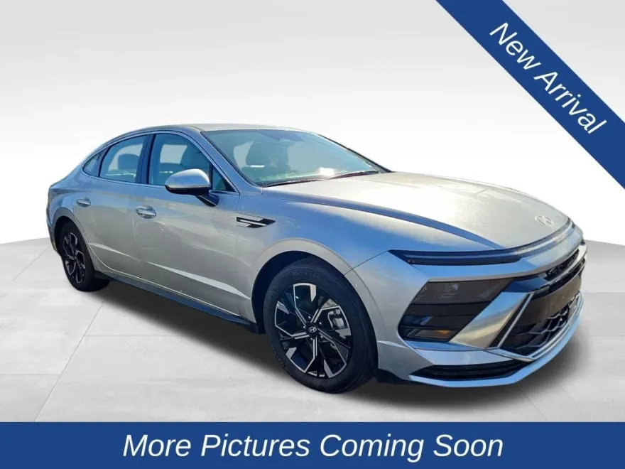 2025 Hyundai Sonata SEL photo 1