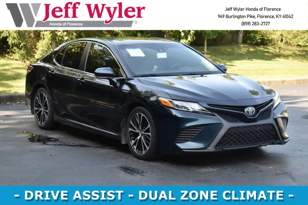 2018 Toyota Camry Hybrid SE photo 1