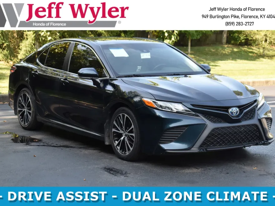 2018 Toyota Camry Hybrid SE photo 1