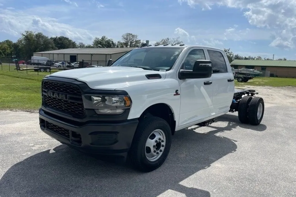 2024 Ram 3500 Tradesman photo 1