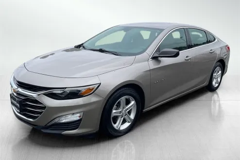 2023 Chevrolet Malibu photo 2
