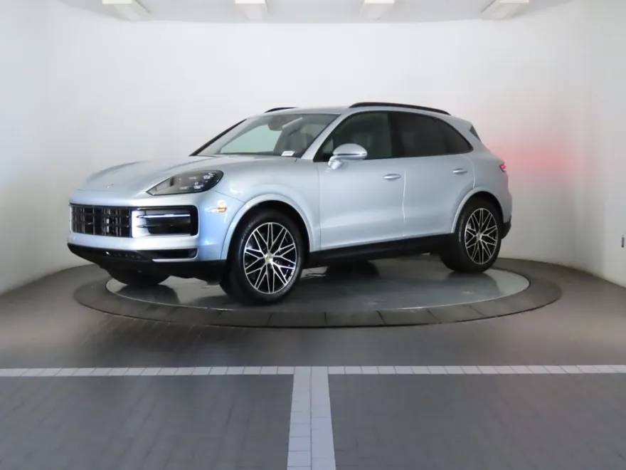 2024 Porsche Cayenne Base photo 1