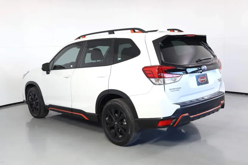 2023 Subaru Forester Sport photo 1