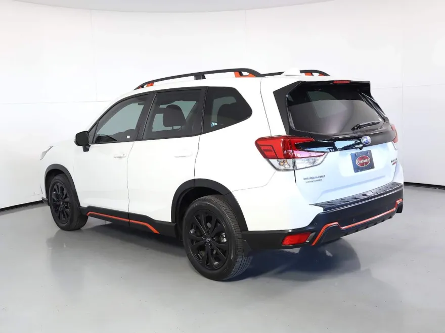 2023 Subaru Forester Sport photo 1