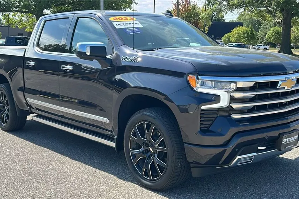 2023 Chevrolet Silverado 1500 High Country photo 1