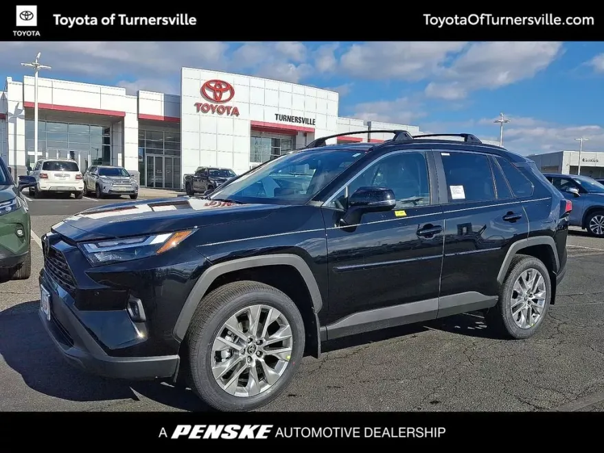 2025 Toyota RAV4 XLE Premium photo 1