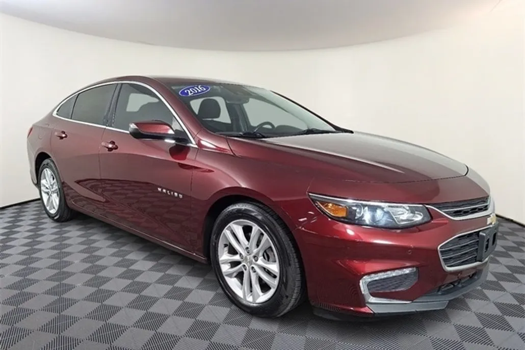 2016 Chevrolet Malibu Hybrid photo 1