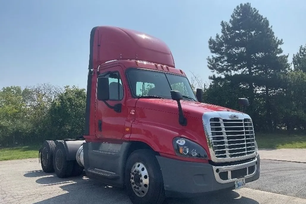 2018 Freightliner Cascadia 125" Sleeper Cab photo 1