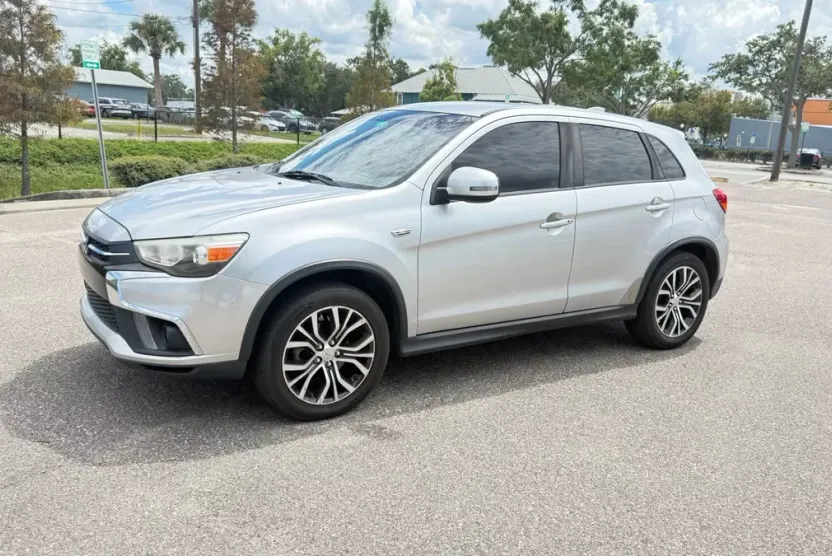2018 Mitsubishi Outlander Sport SE photo 1