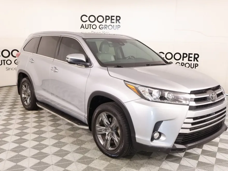 2017 Toyota Highlander Limited photo 1