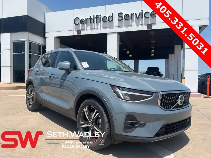 2023 Volvo XC40 AWD Plus photo 1