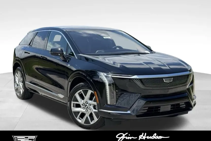 2025 Cadillac Optiq Luxury photo 1