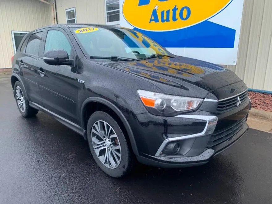 2017 Mitsubishi Outlander Sport ES photo 1