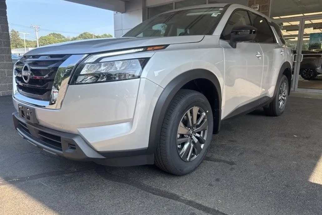 2025 Nissan Pathfinder S photo 1