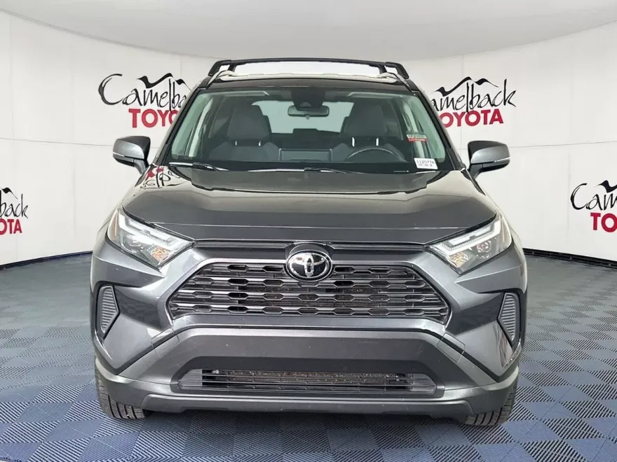 2023 Toyota RAV4 XLE photo 1